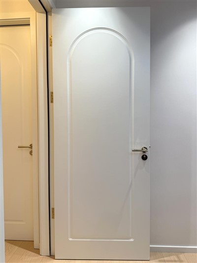 Спални врати от масивно дърво